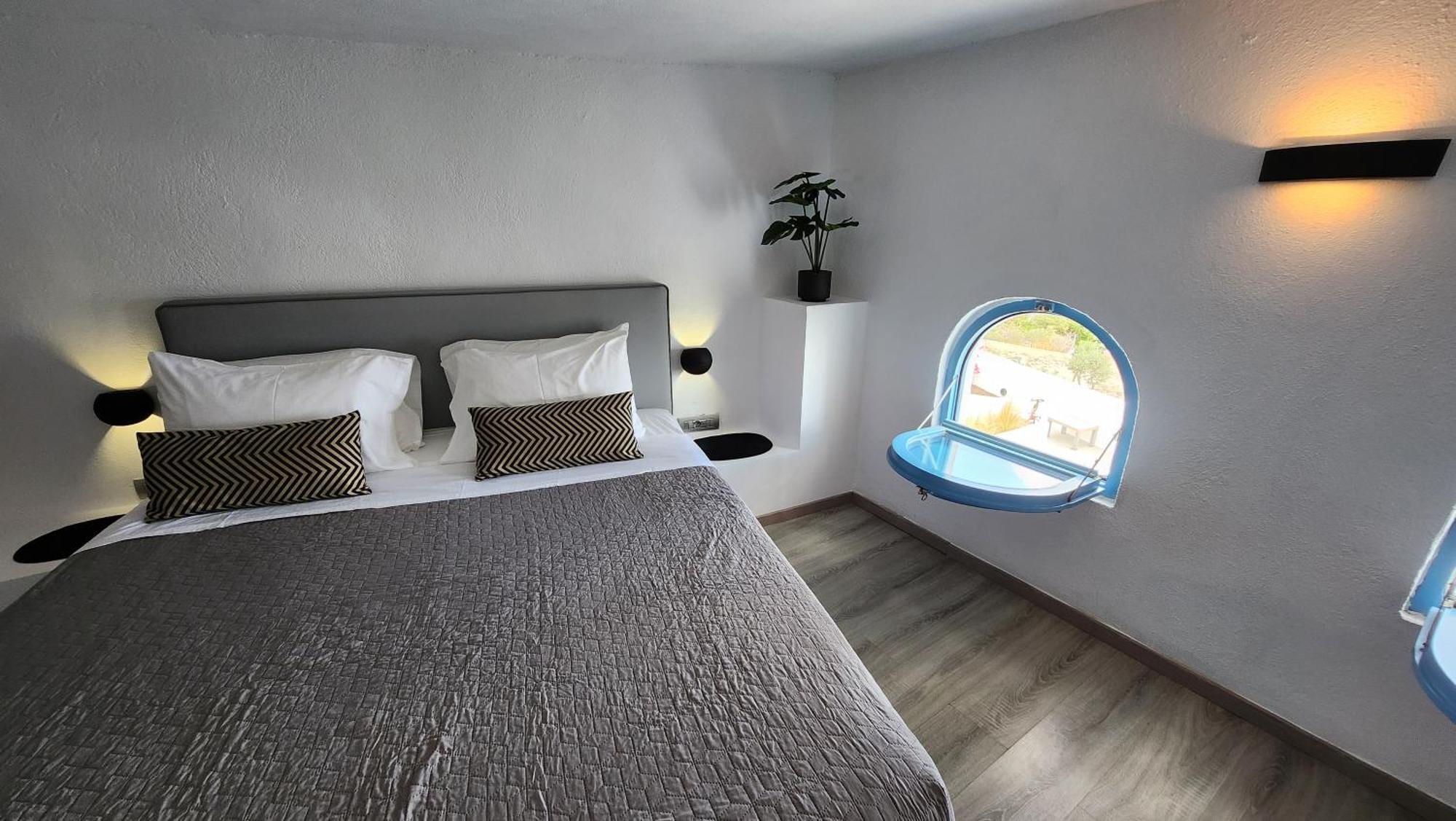 Euphoria Suites & Deluxe Studios Фіра Екстер'єр фото